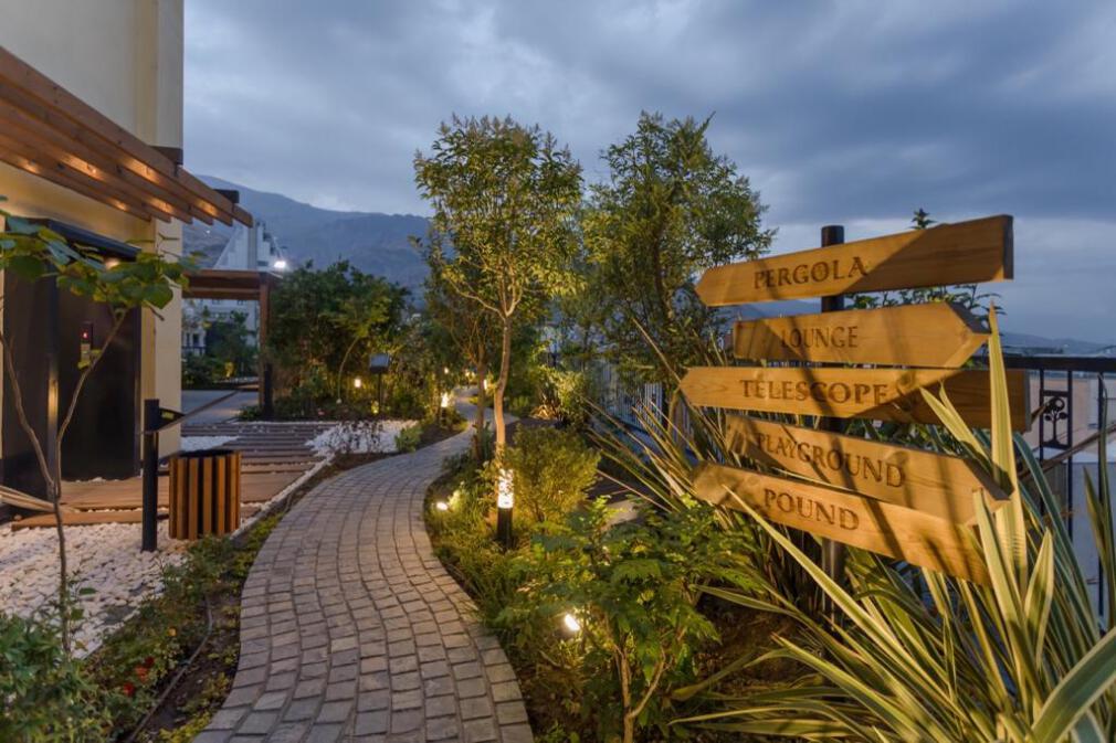 روف گاردن زعفرانیه